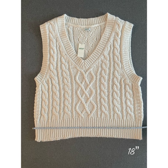 Women’s American Eagle Cable Knit Sweater Vest NWT - Picture 4 of 8